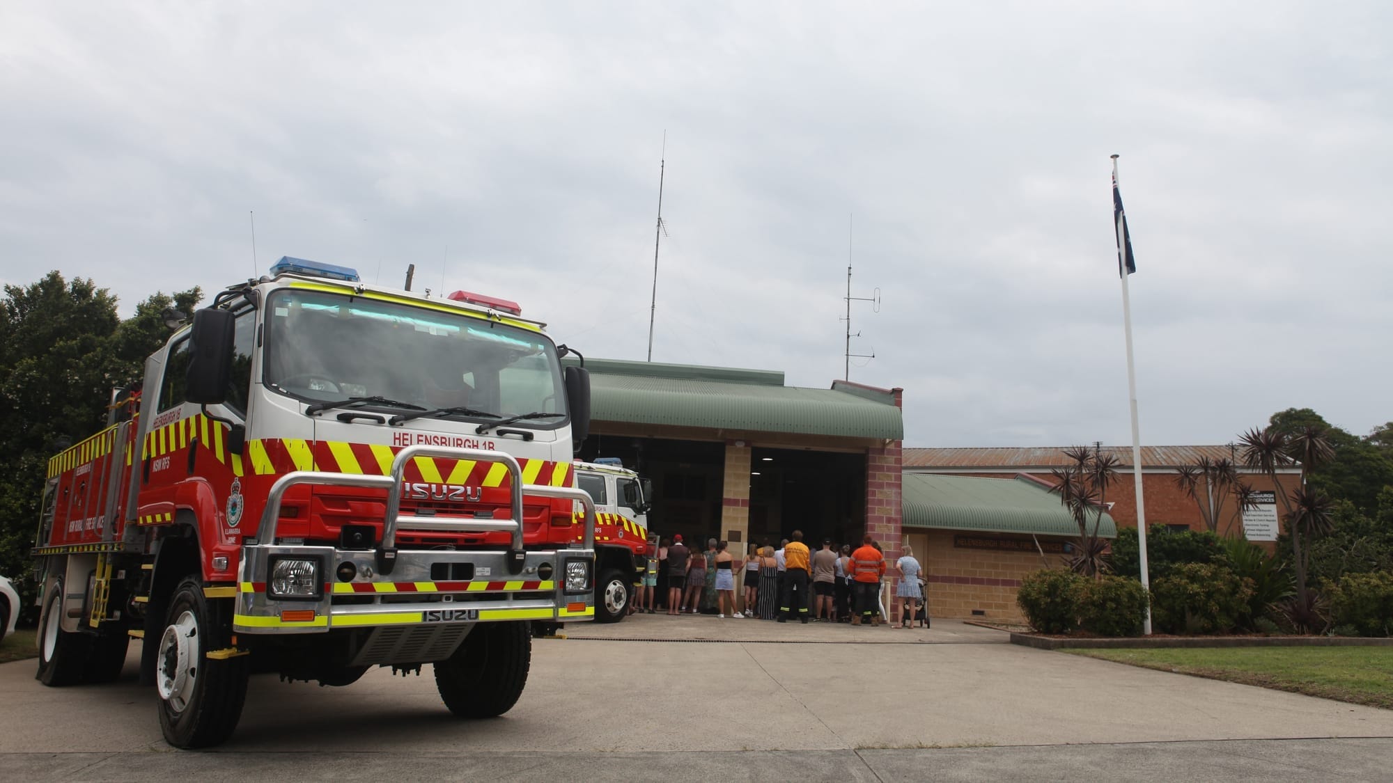 Pitch in to help fireys' Illawarra Convoy lead truck bid 
												post image
