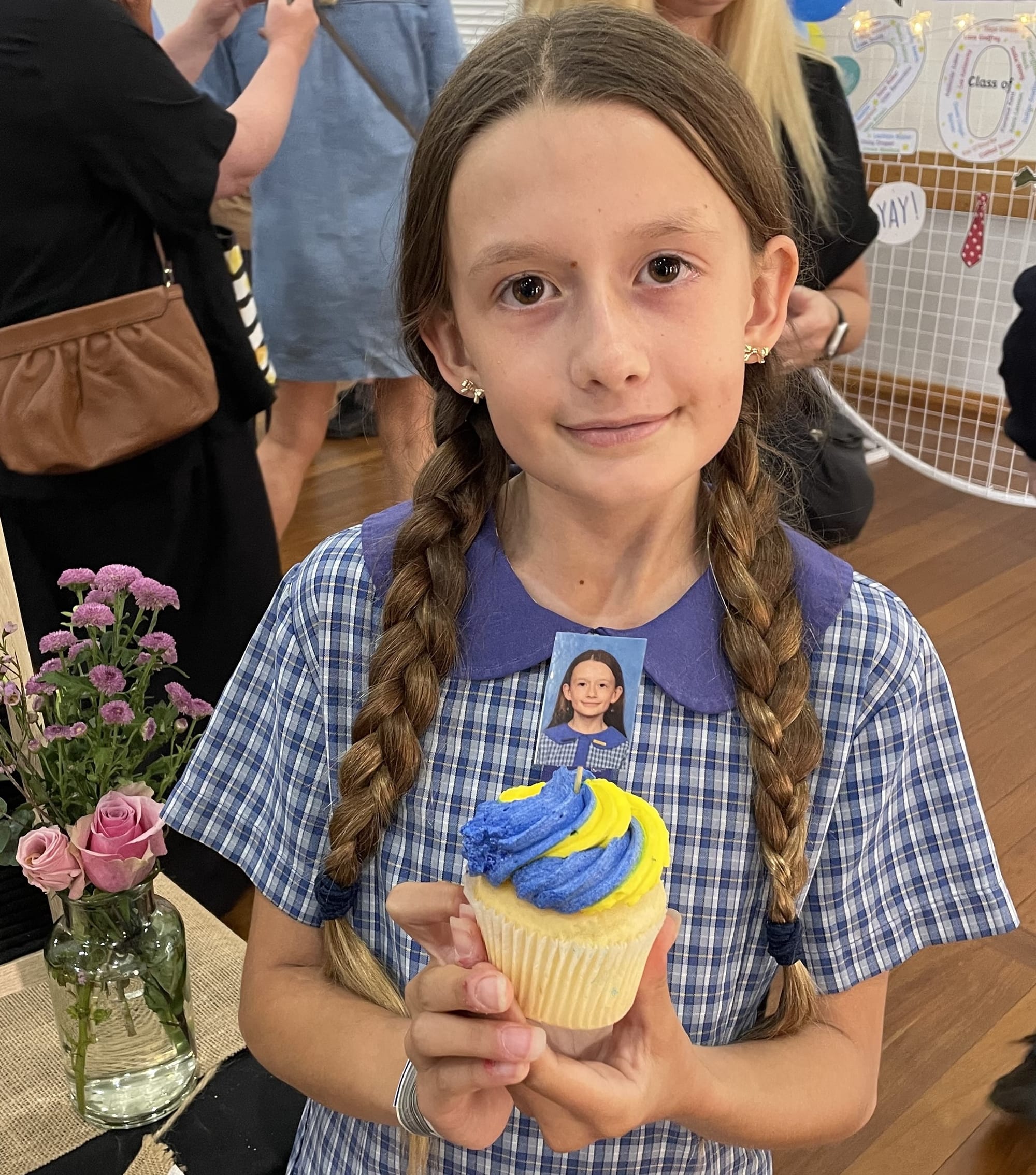 An uplifting send-off 
												post image