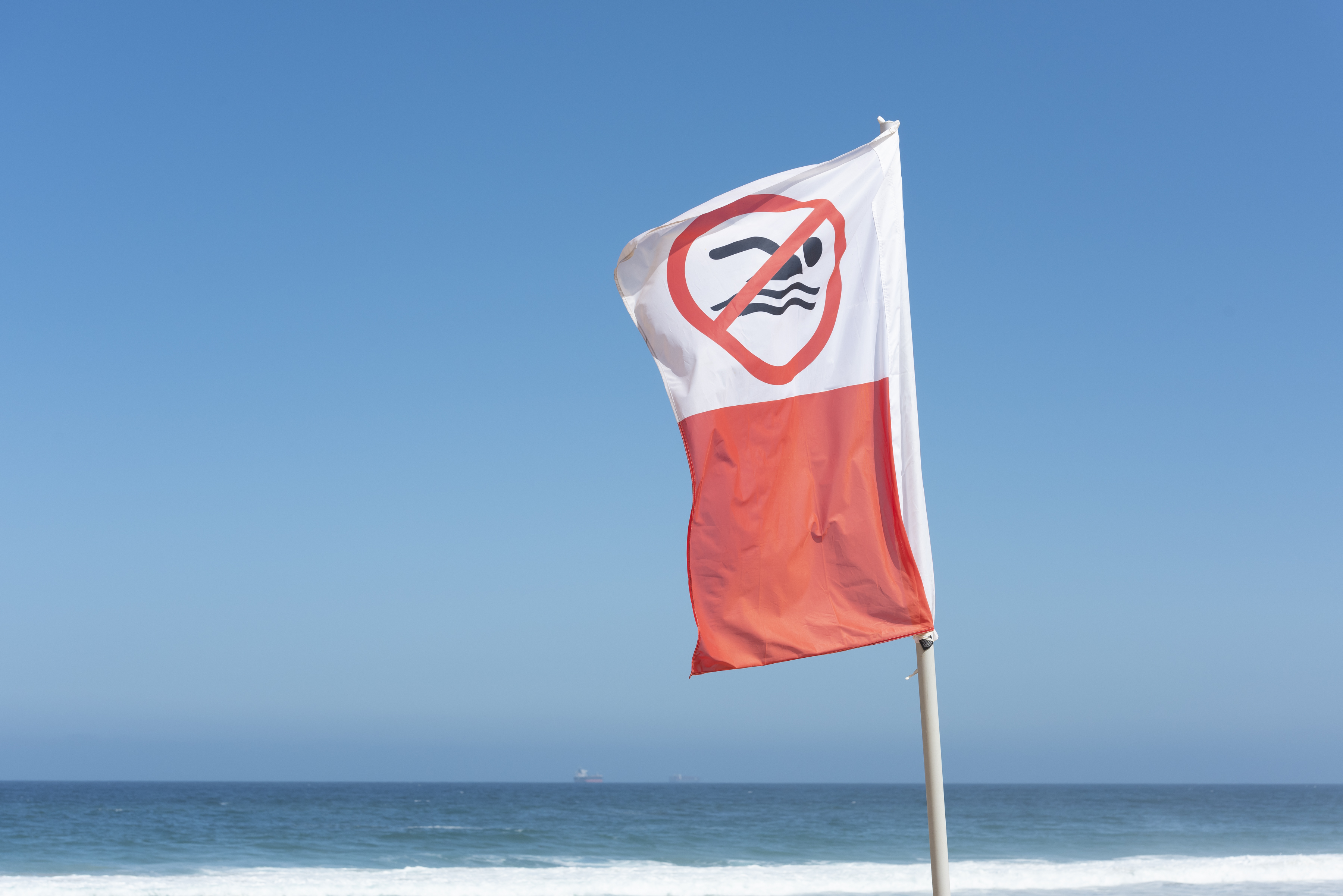 Dangerous surf closes all Wollongong swim beaches