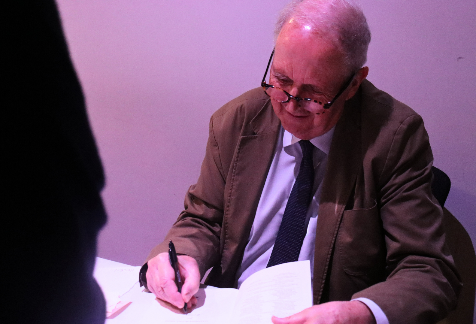 Author talks with library Friends  post image