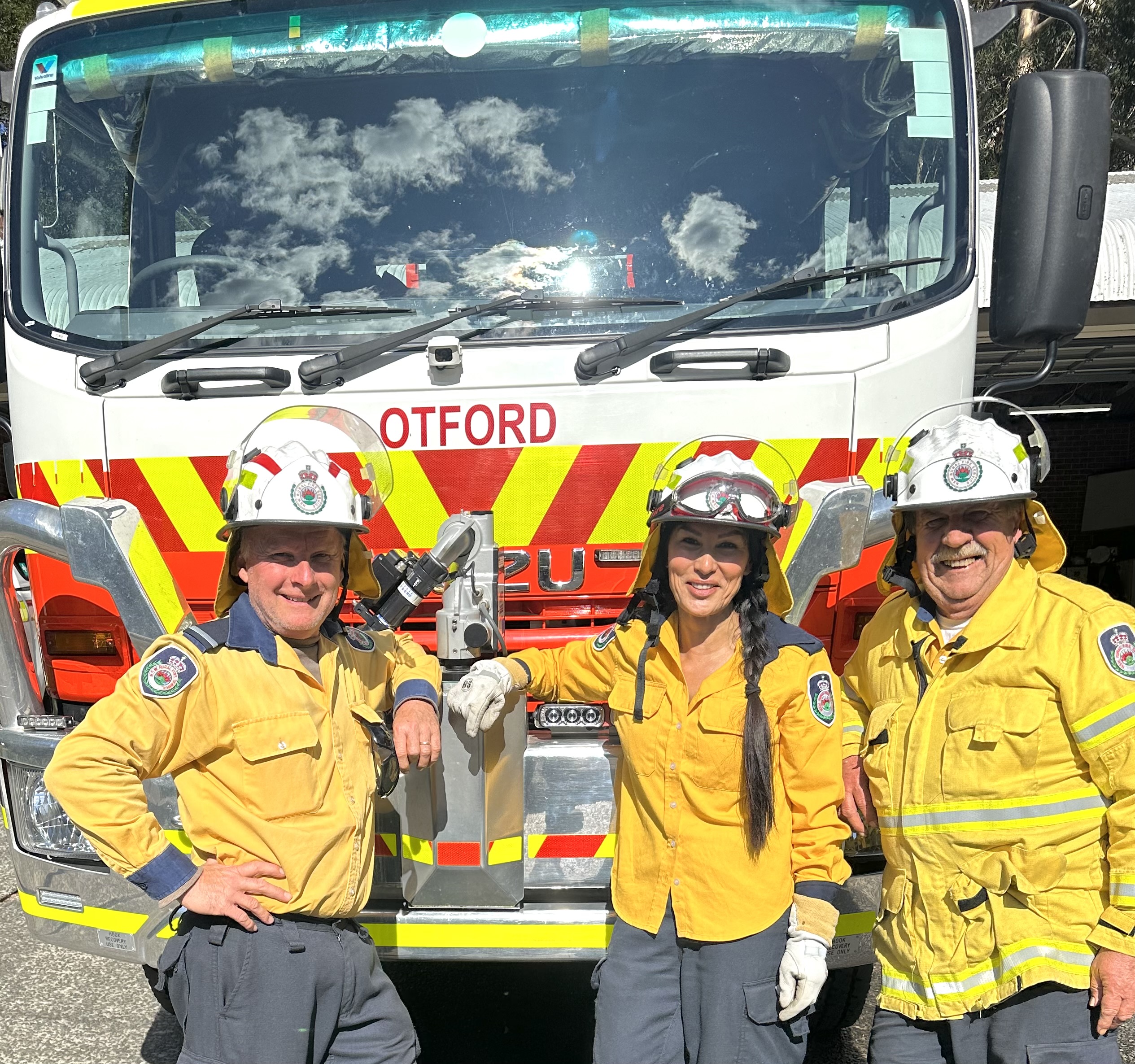 Airline pilot and nurse support big recruitment drive, telling why they joined the Rural Fire Service