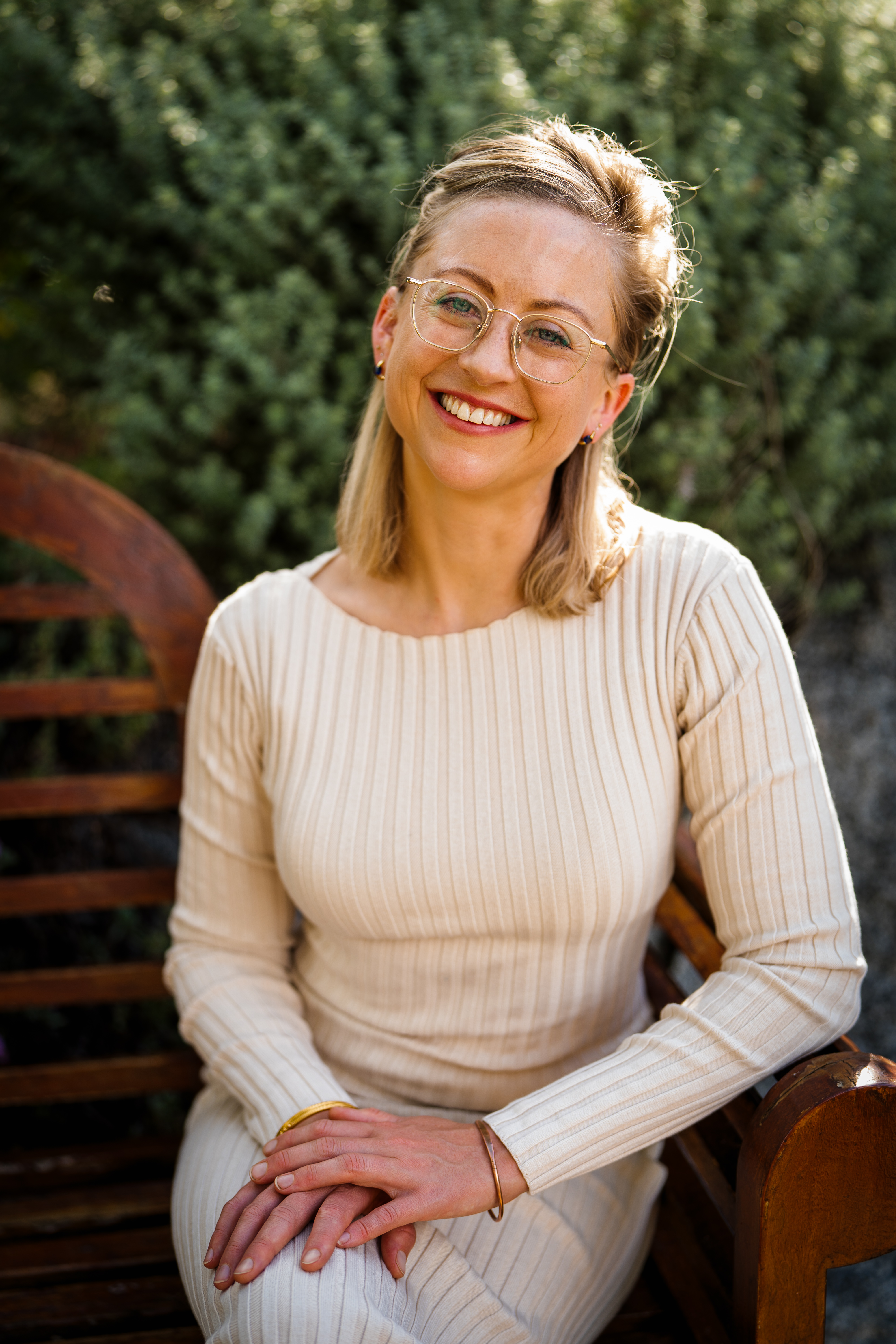 Dr Esther Davis  profile image