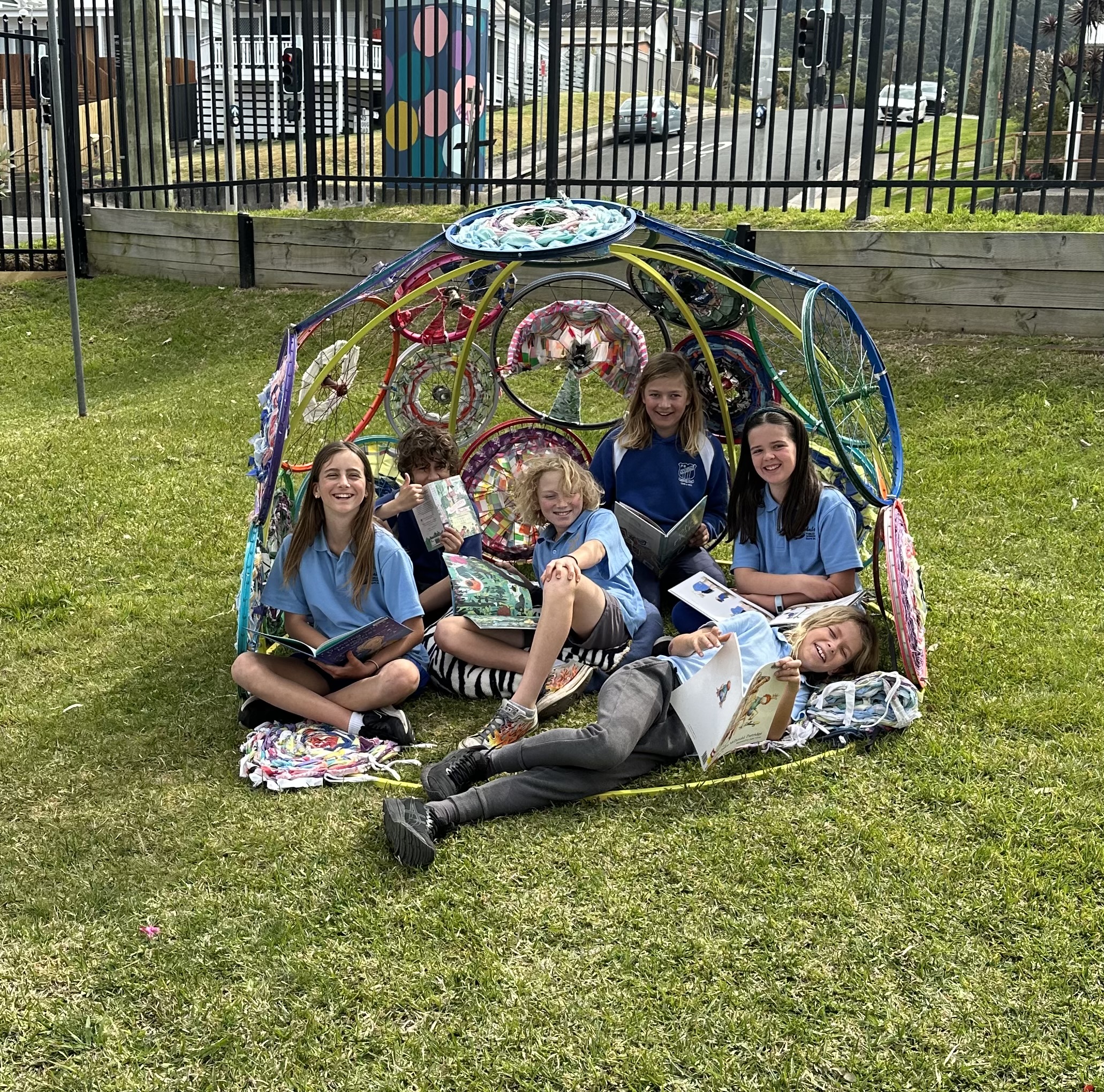 Connecting Threads upcycles bike wheels at Coledale Public School