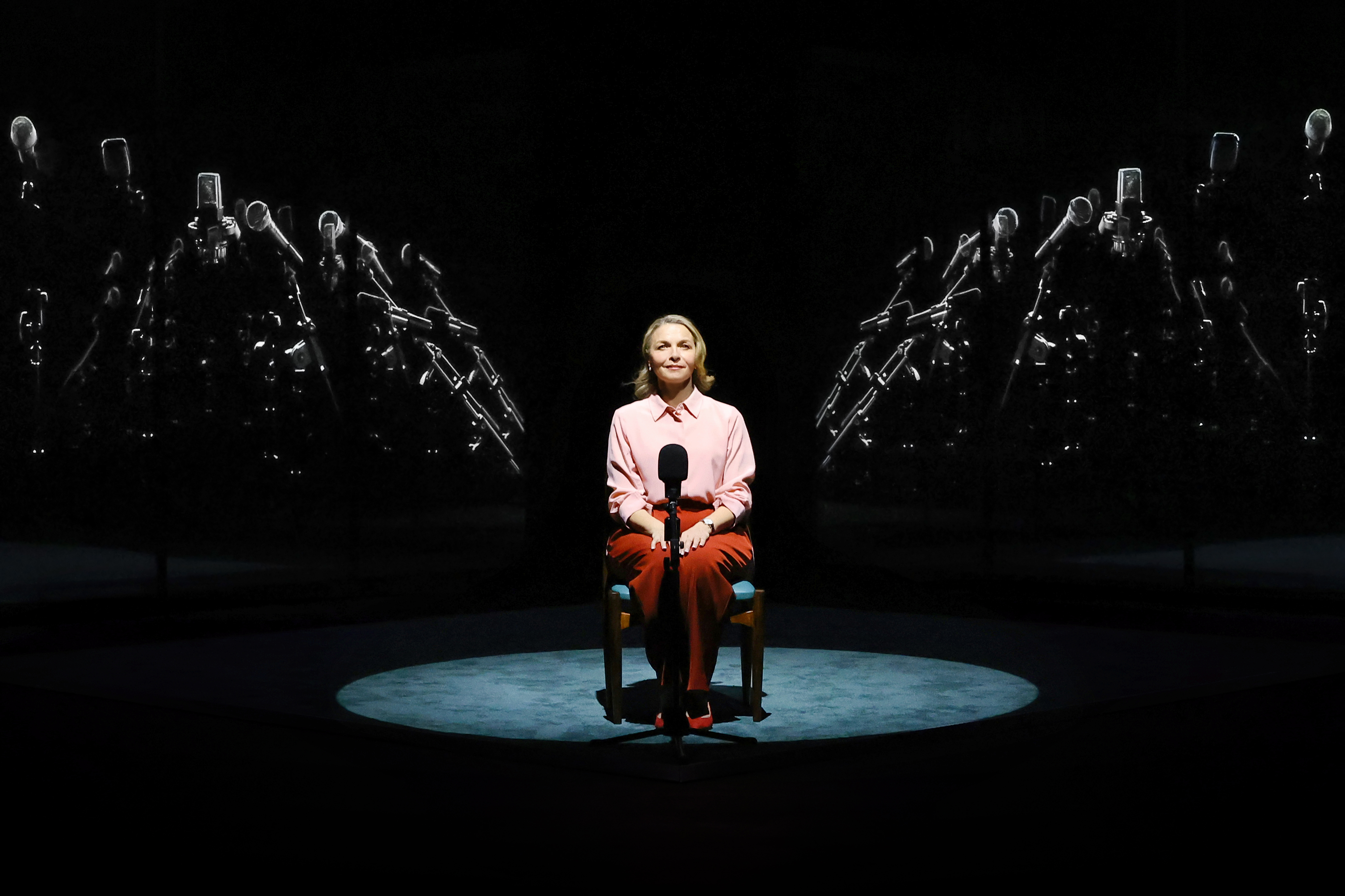 'Julia' presents a not-to-be-missed invitation to a political and theatrical masterclass