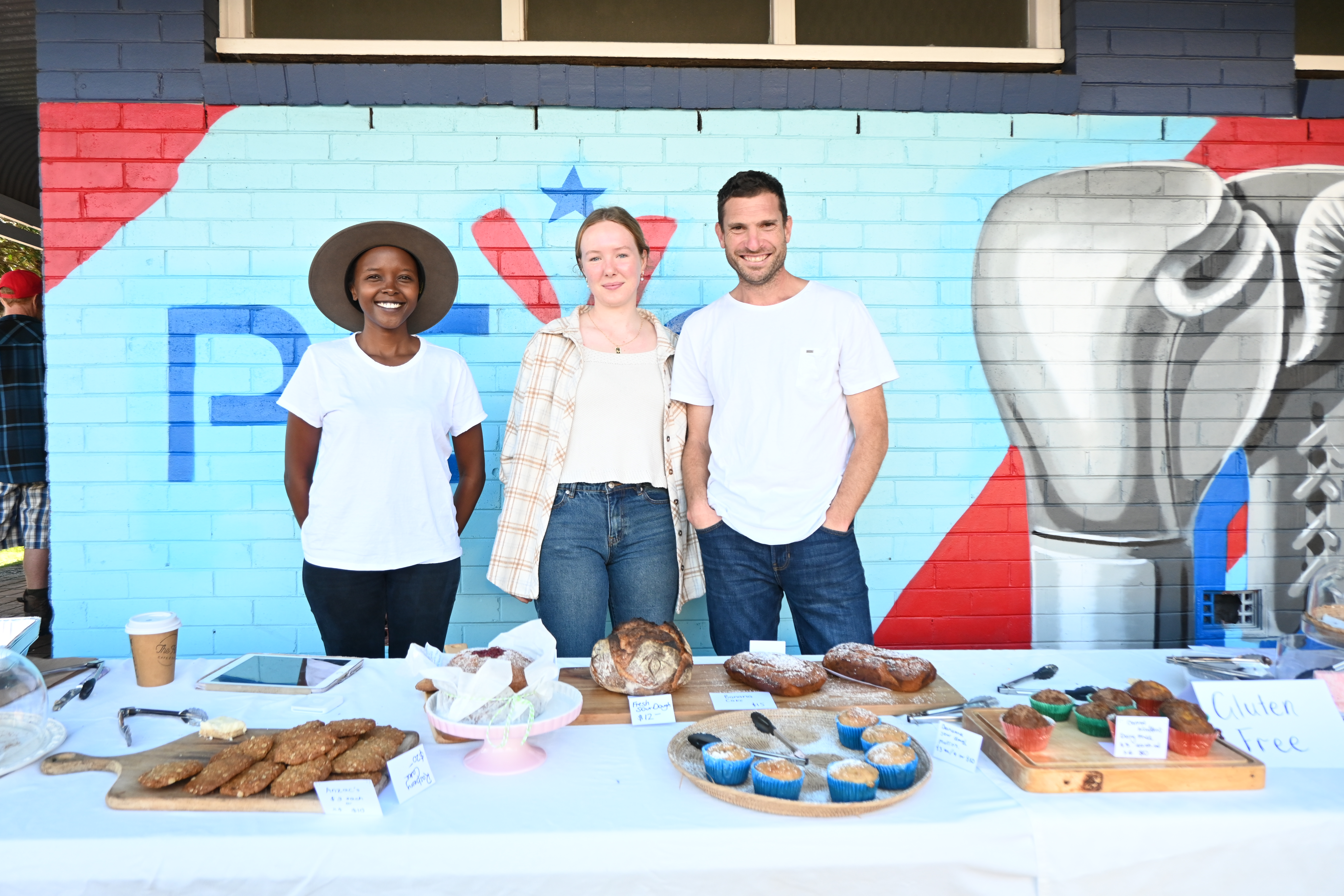 Sun, smiles and democracy sausages as Illawarra voters turn out for federal election day  post image
