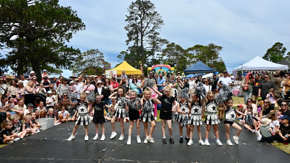 Helensburgh Lions serve sangers and stalls with a big slice of fun at Country Fair post image