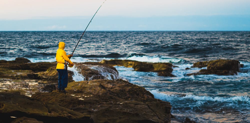 Council seeks approval for mandatory life jackets for rock fishers post image