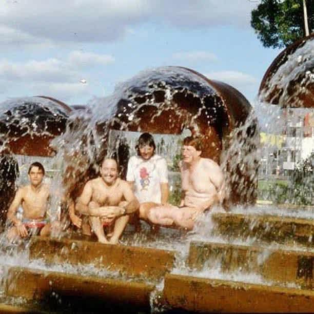 Family of famous fountain designer don't want it left high and dry post image