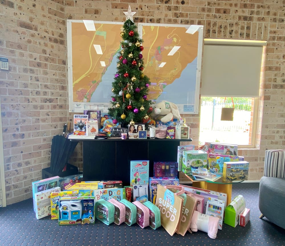Donate to the Giving Tree at Raine & Horne Helensburgh post image
