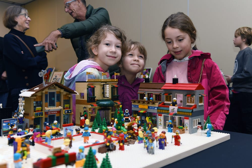 Lego fans flock to Helensburgh Lions Club Brick Fair post image