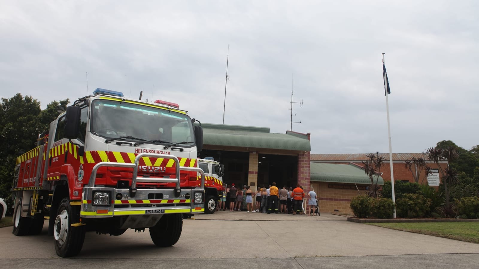 Pitch in to help fireys' Illawarra Convoy lead truck bid post image