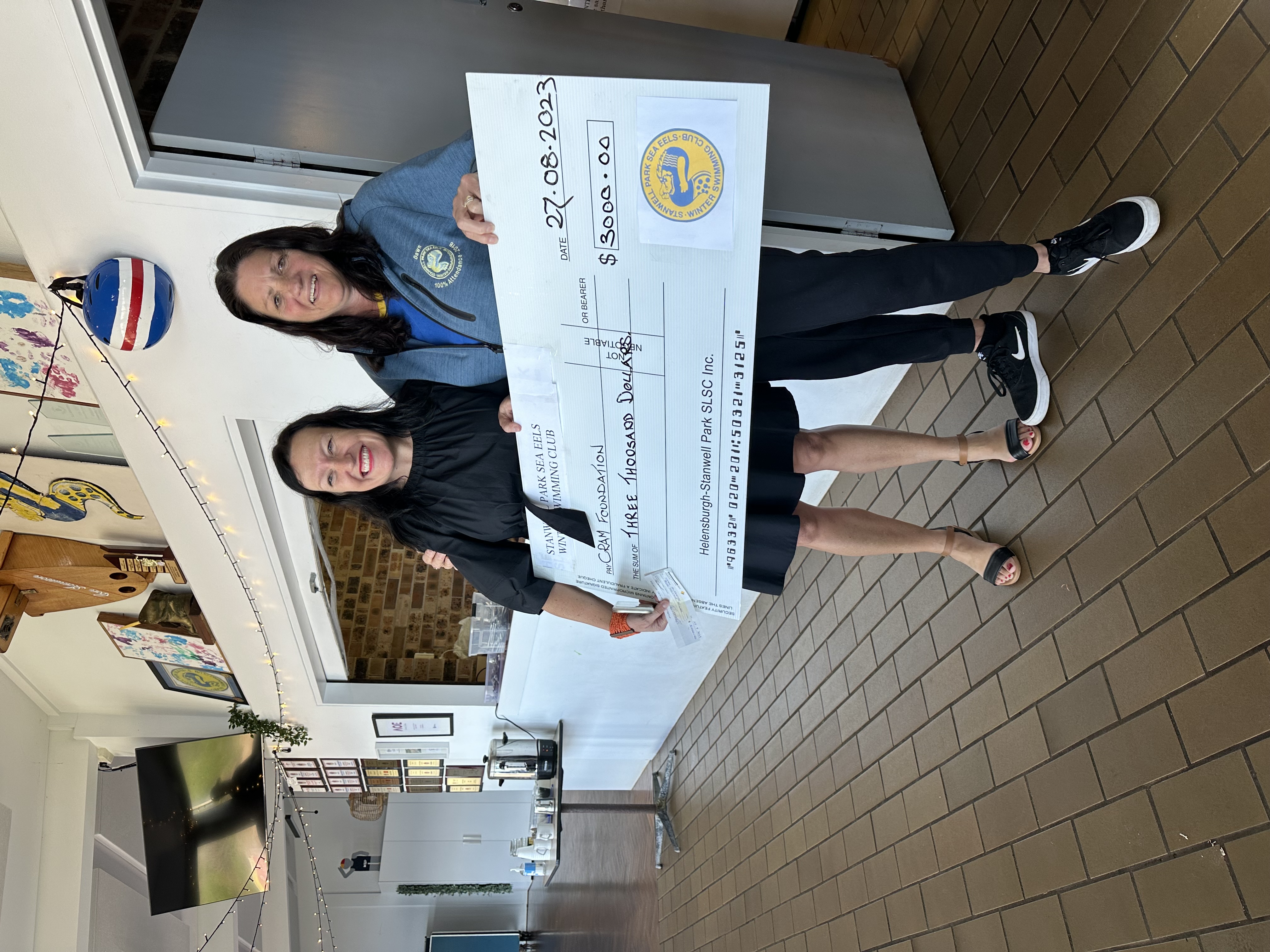 Sea Eels celebrate winter swimming season’s end