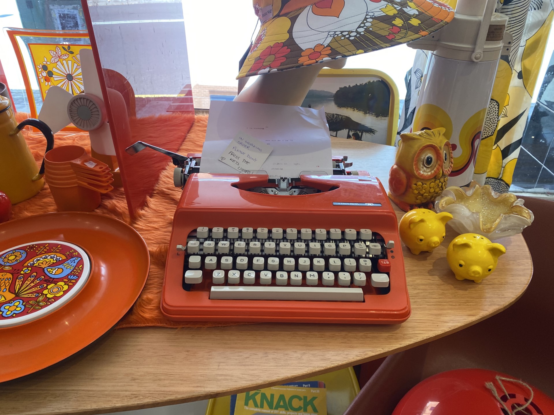 O Come All Ye Collectors: Find vintage stores you will adore